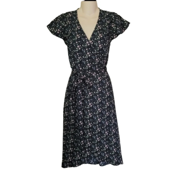 LOFT Black Floral Wrap Flutter Sleeve Dress with pockets Size Women's 0 Petite - Picture 3 of 13